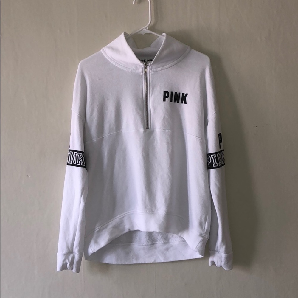 ☁️Used PINK white sweatshirt☁️